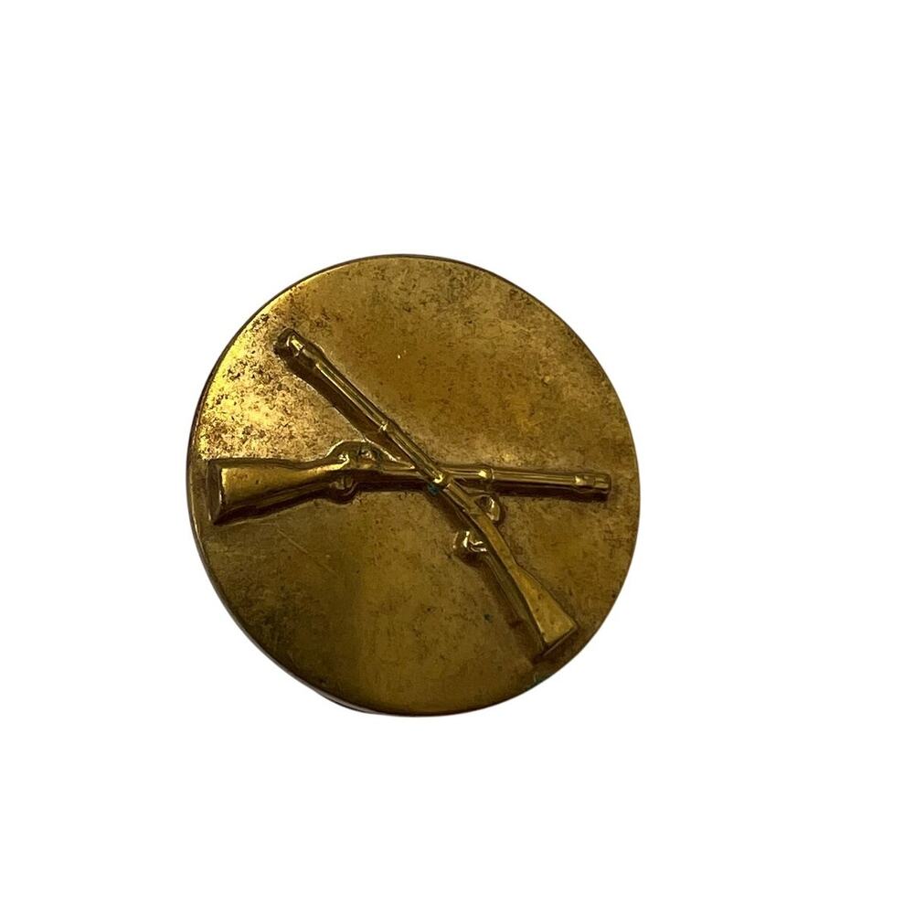 Vintage WWII Button Crossed Rifles‎ Brass Collar Lapel Pin U.S. Military